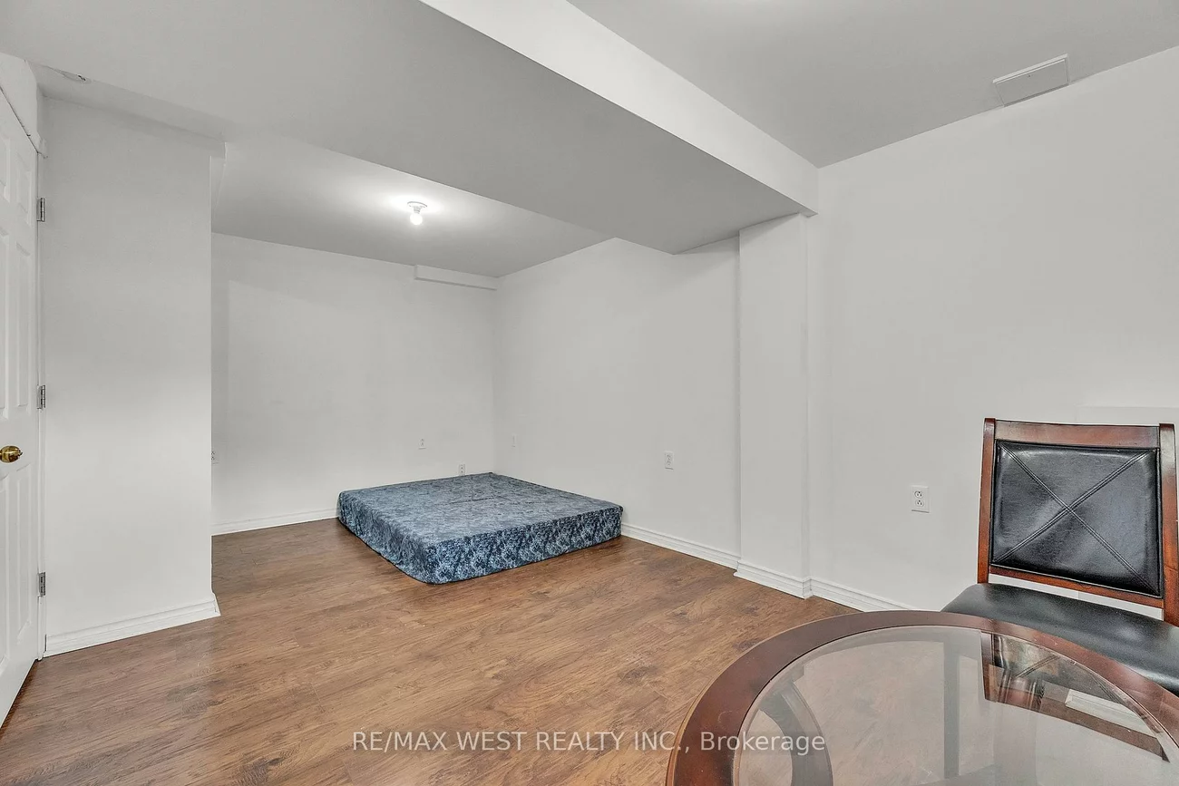 32, Weather Vane, Fletcher's Creek Village, Brampton