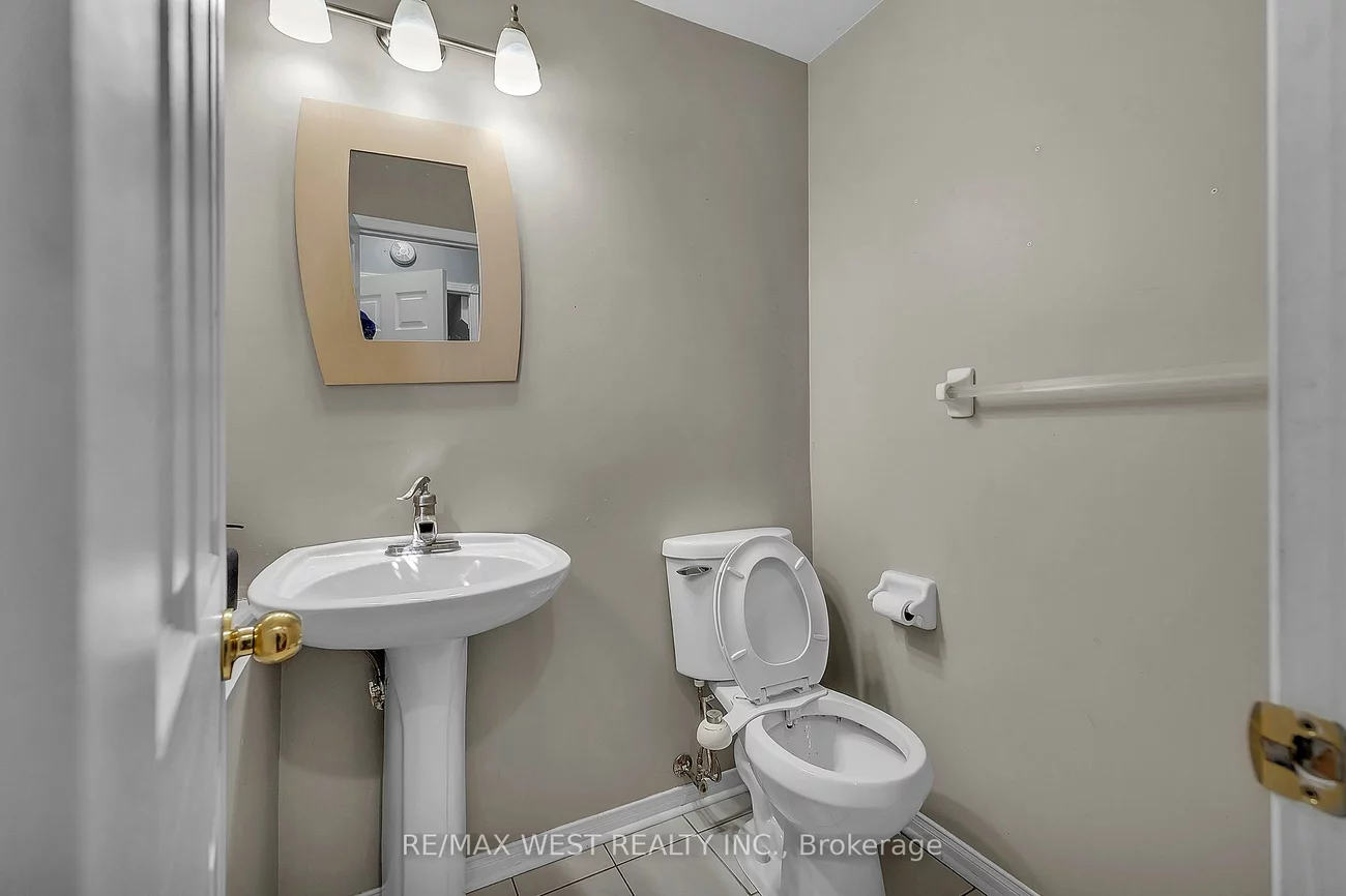 32, Weather Vane, Fletcher's Creek Village, Brampton