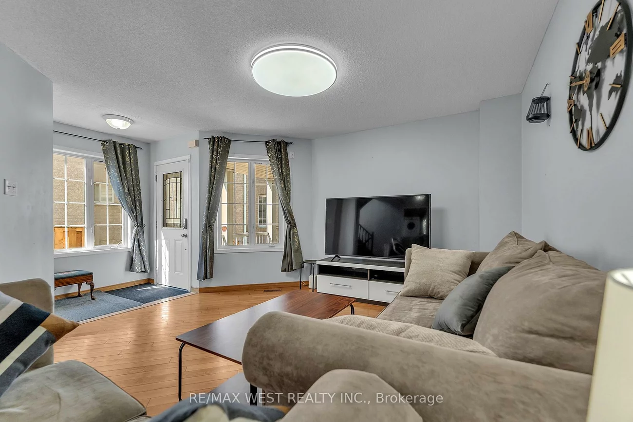 32, Weather Vane, Fletcher's Creek Village, Brampton