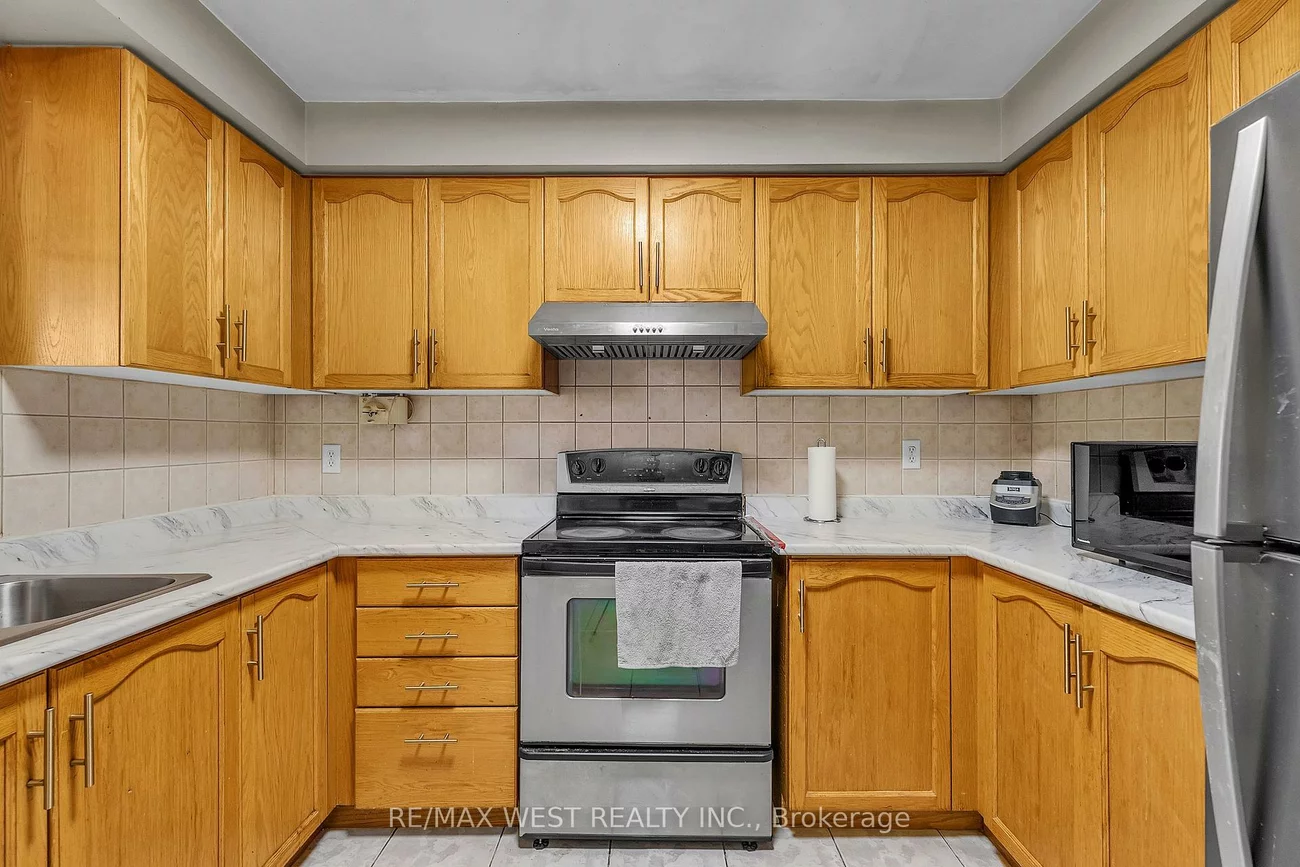 32, Weather Vane, Fletcher's Creek Village, Brampton