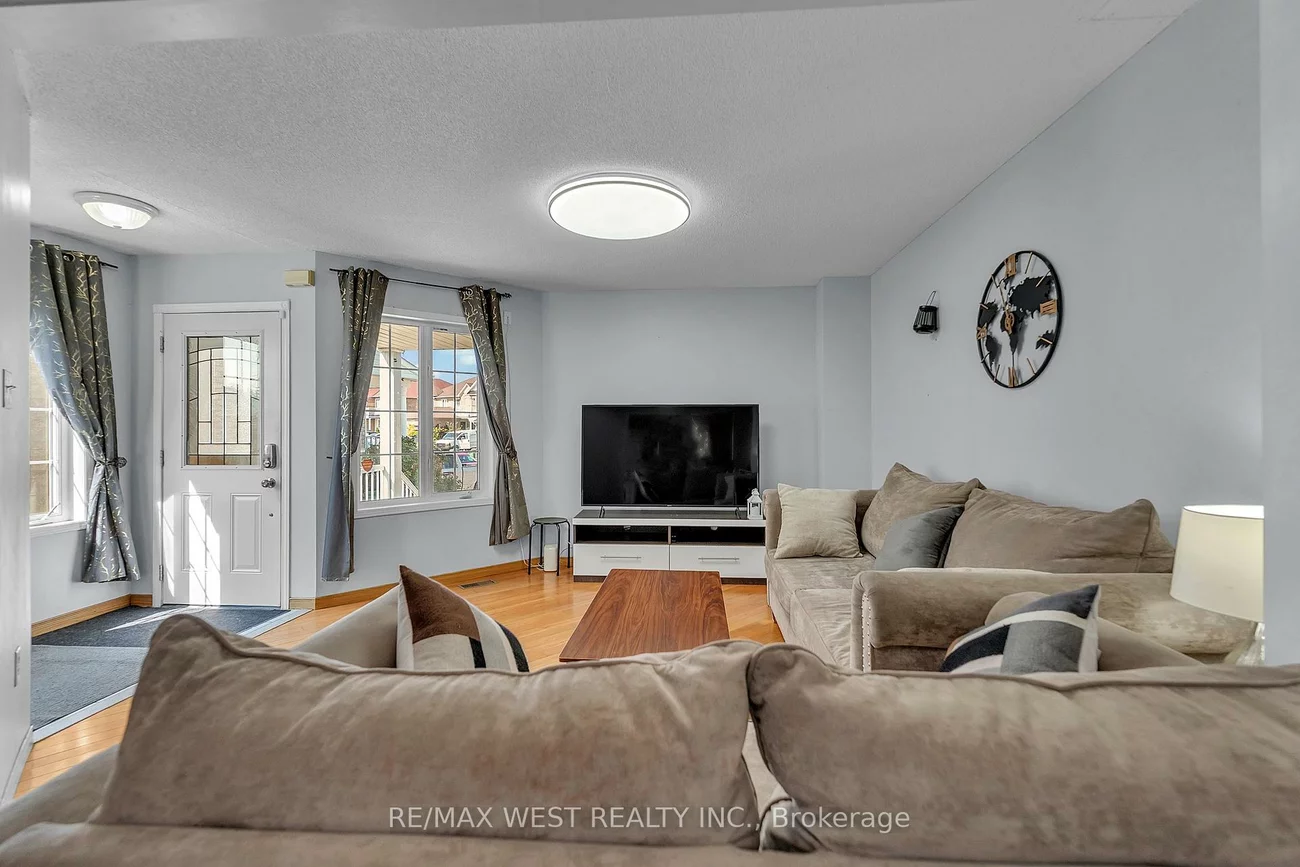 32, Weather Vane, Fletcher's Creek Village, Brampton