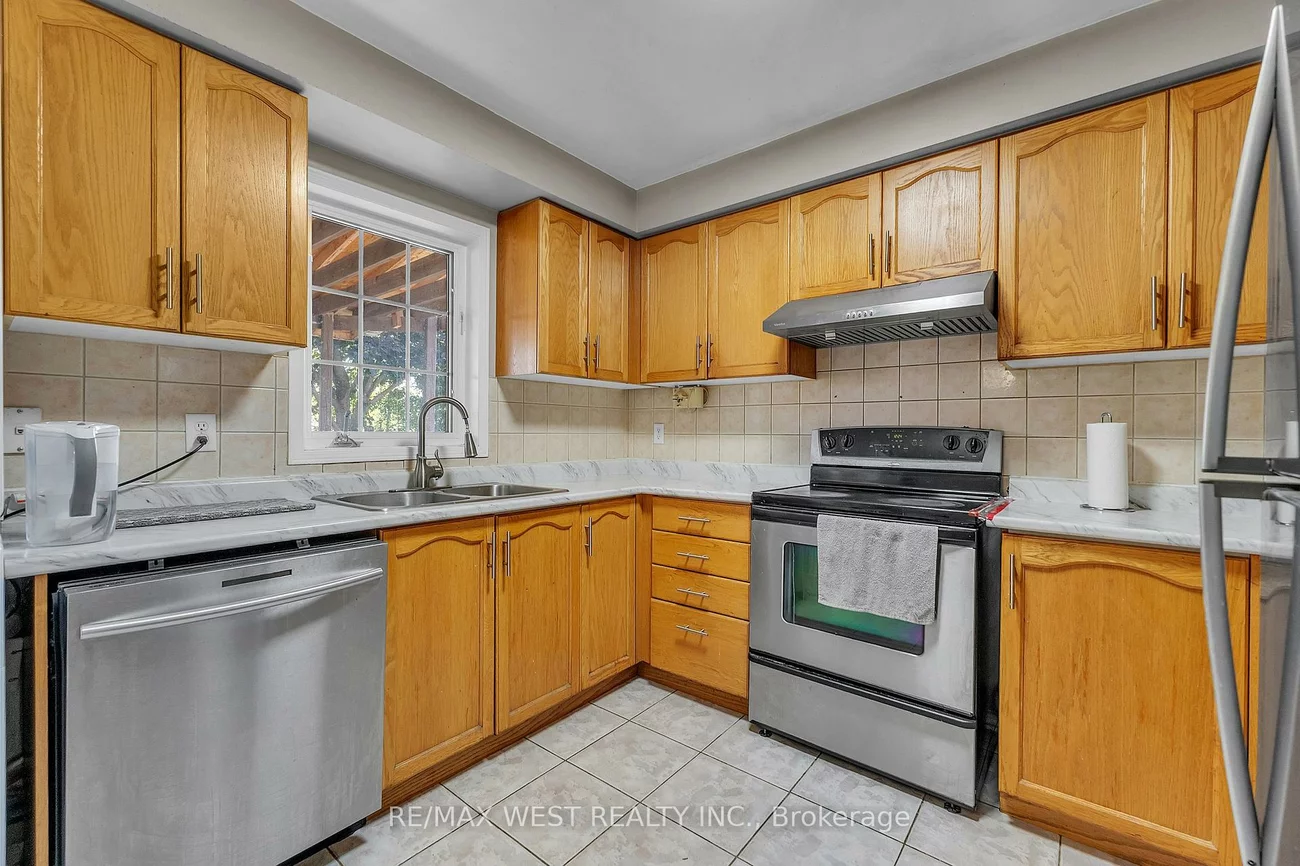 32, Weather Vane, Fletcher's Creek Village, Brampton