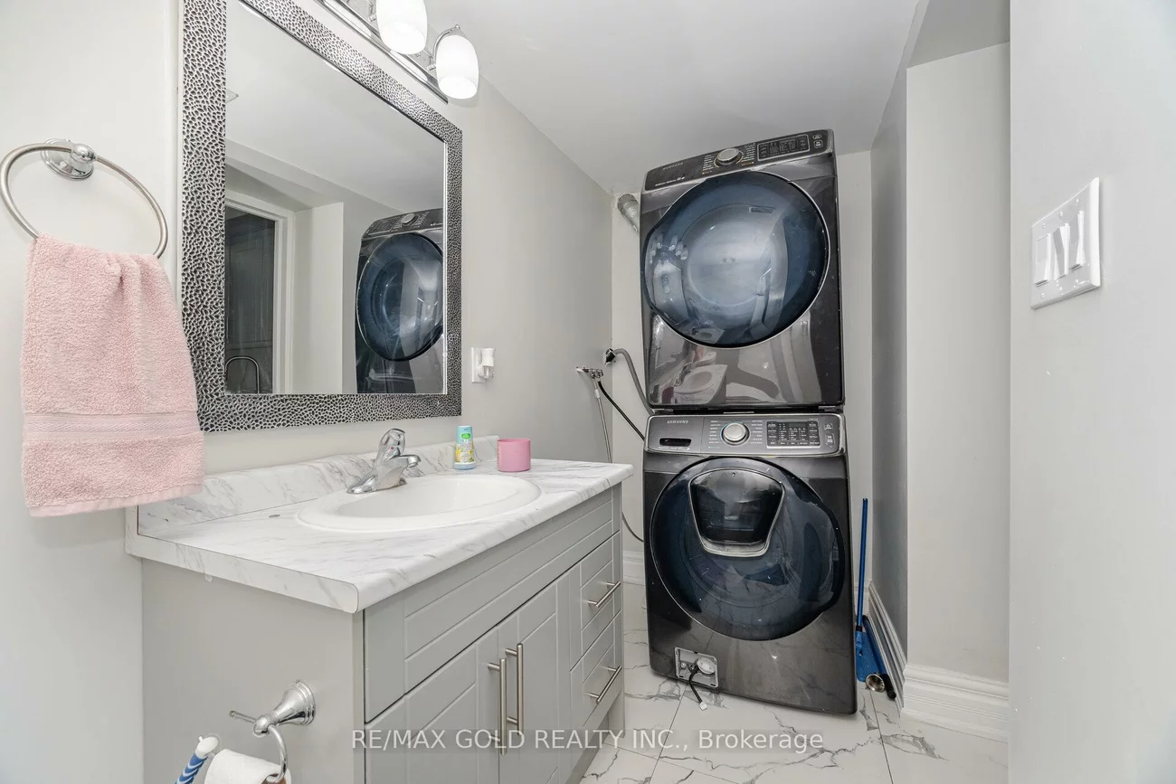 13, Fawson Cove, Sandringham-Wellington, Brampton