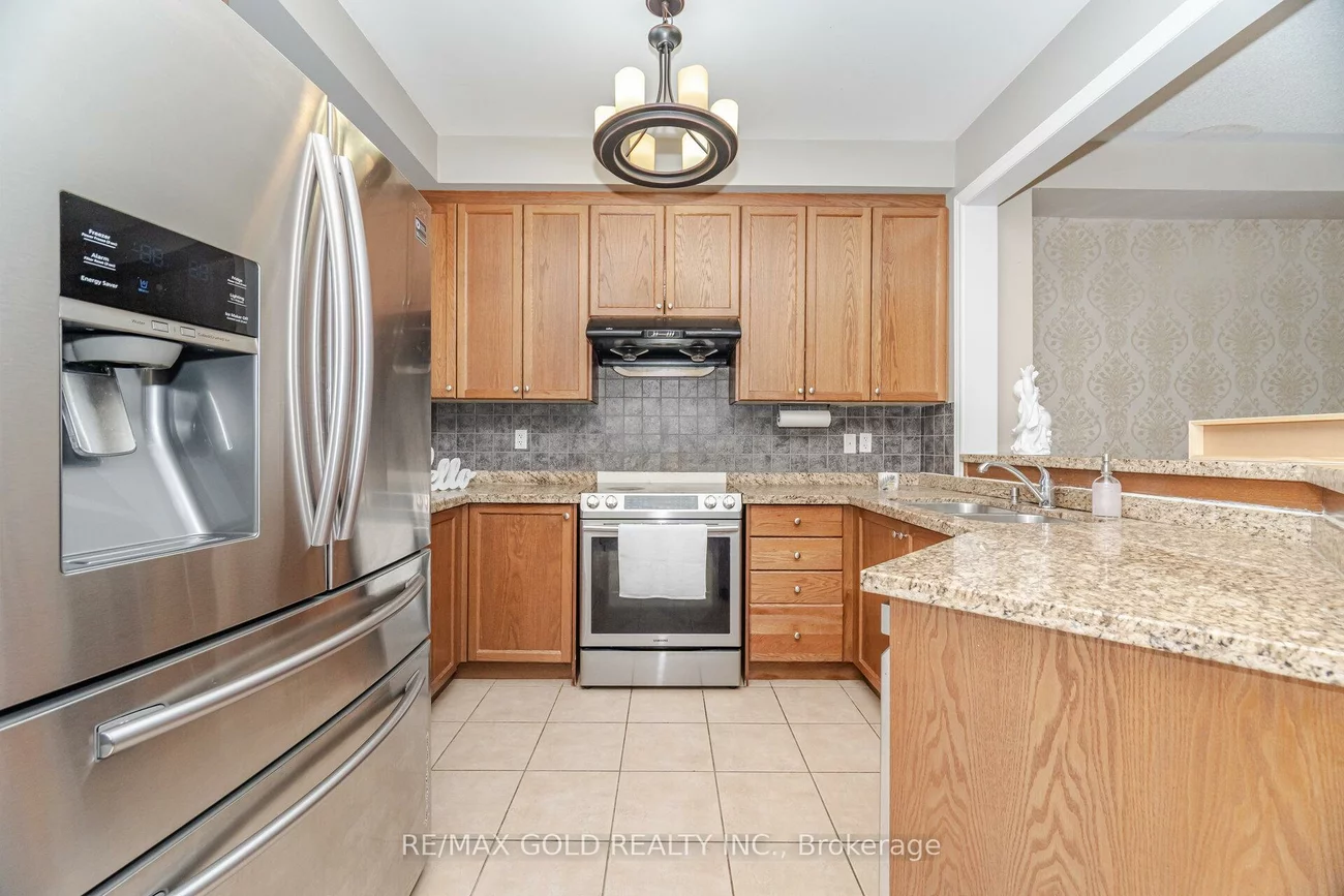 13, Fawson Cove, Sandringham-Wellington, Brampton