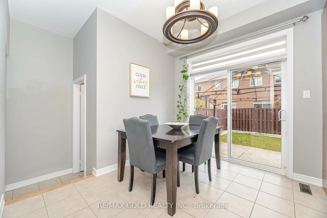 13, Fawson Cove, Sandringham-Wellington, Brampton