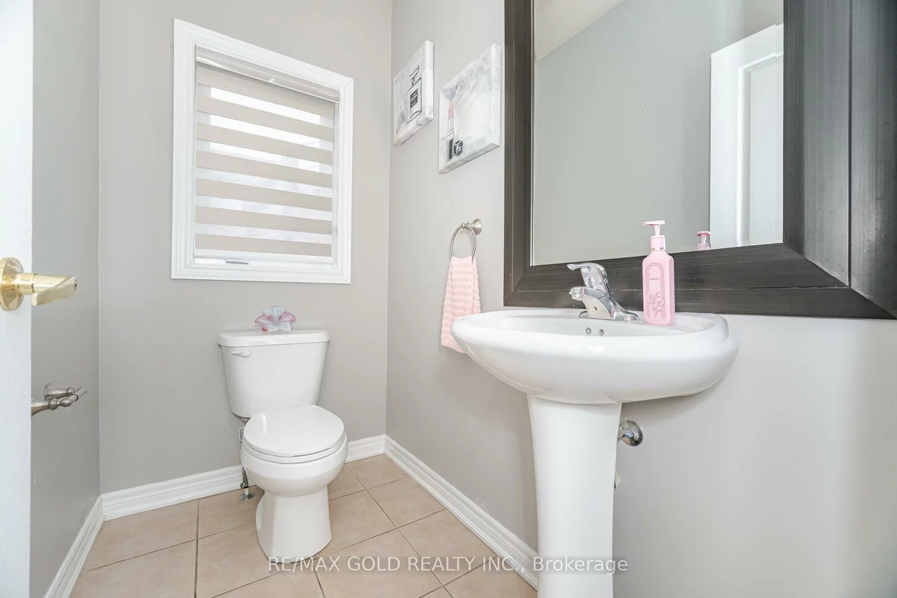 13, Fawson Cove, Sandringham-Wellington, Brampton