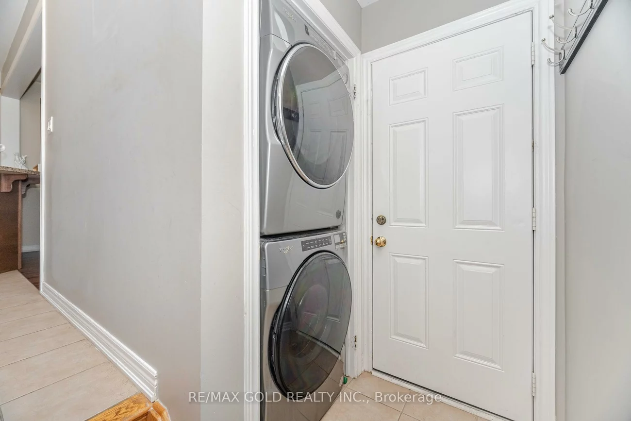 13, Fawson Cove, Sandringham-Wellington, Brampton