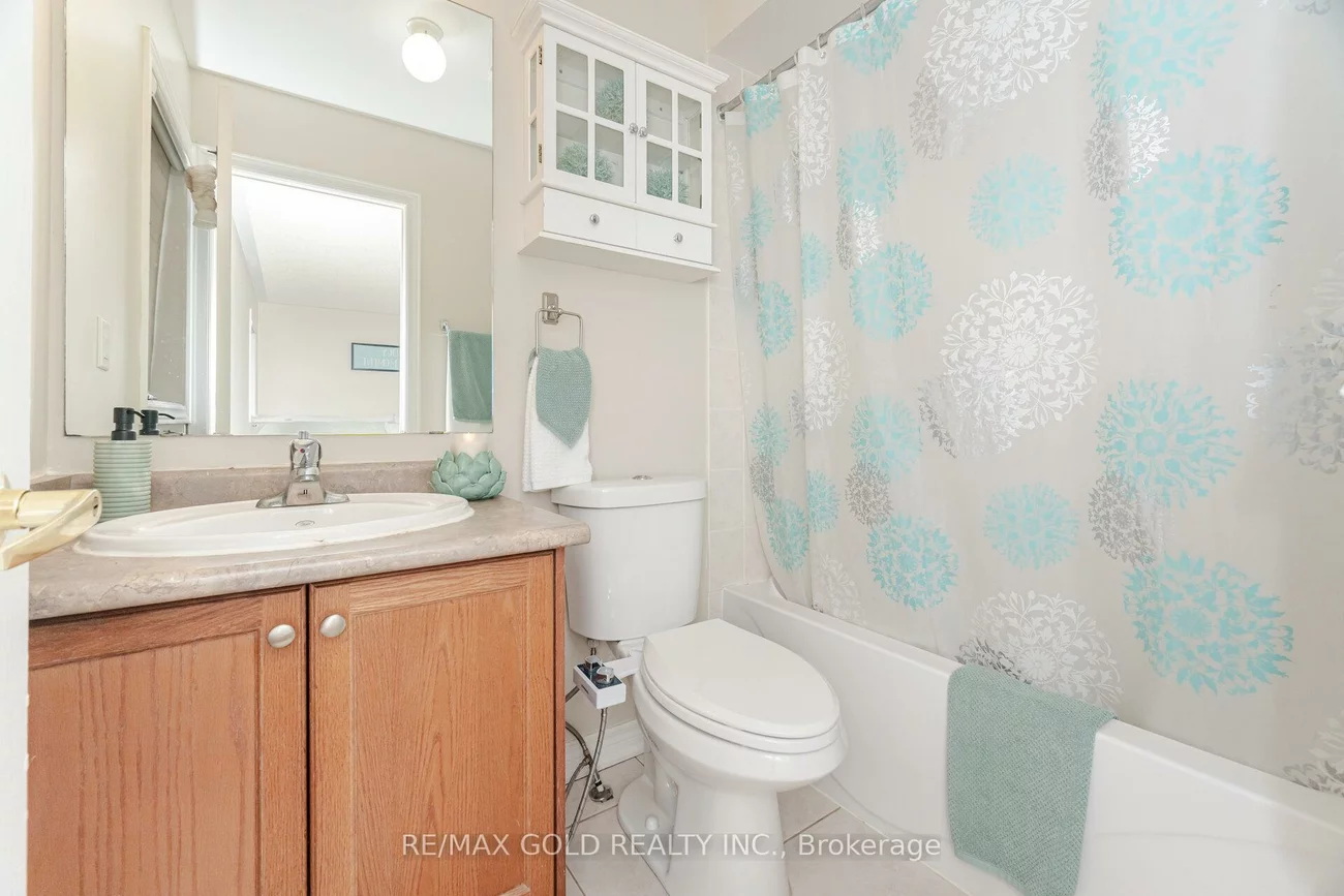 13, Fawson Cove, Sandringham-Wellington, Brampton