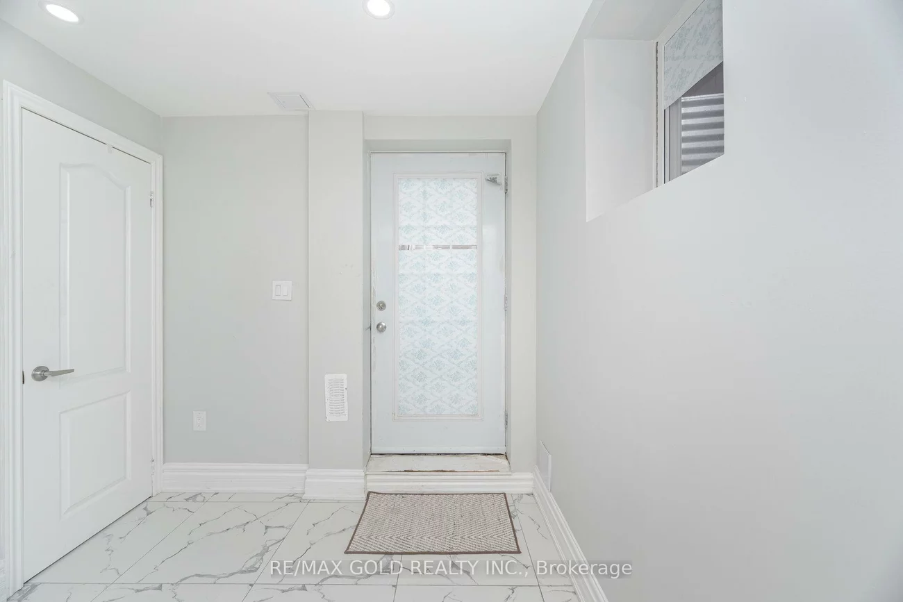 13, Fawson Cove, Sandringham-Wellington, Brampton