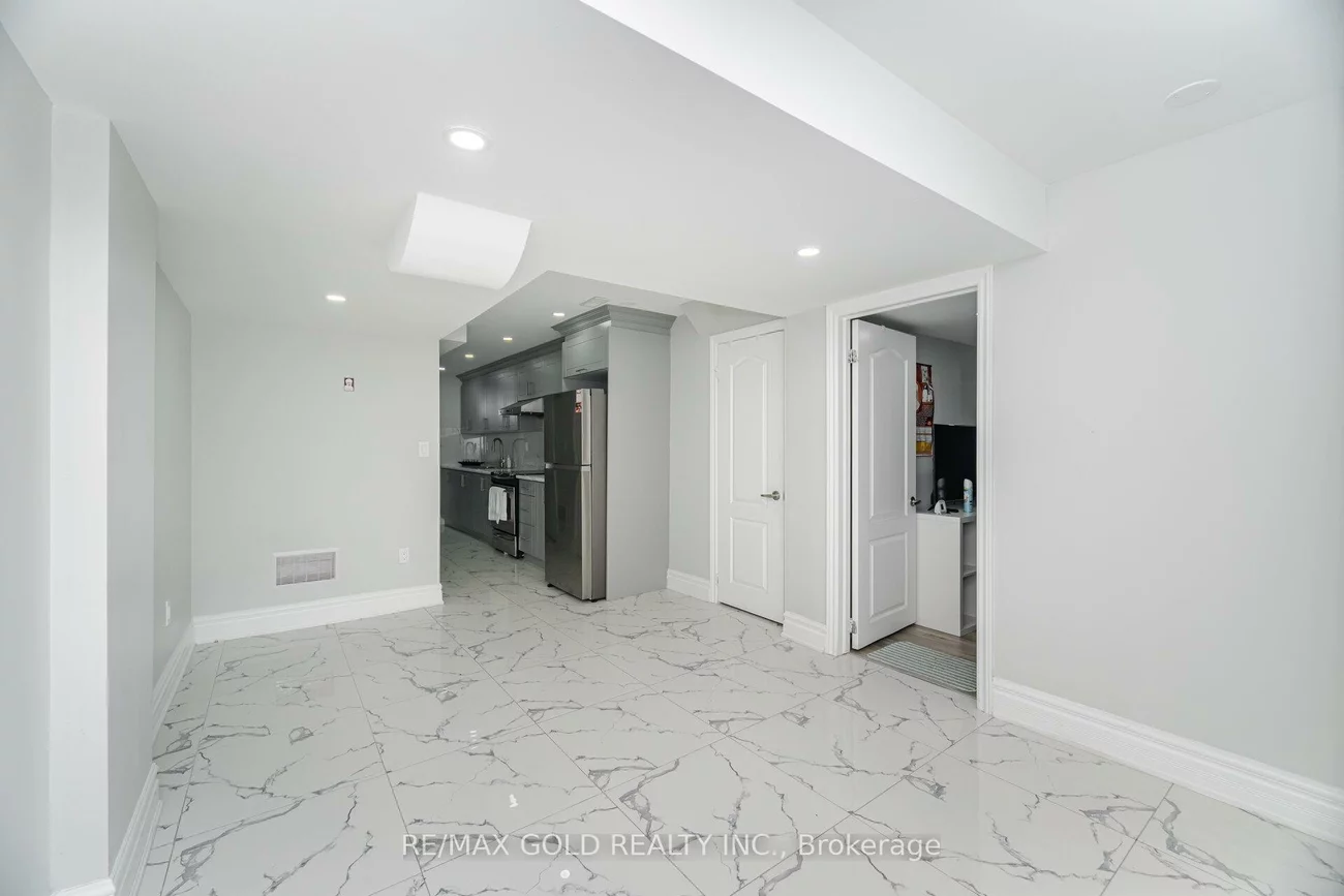 13, Fawson Cove, Sandringham-Wellington, Brampton