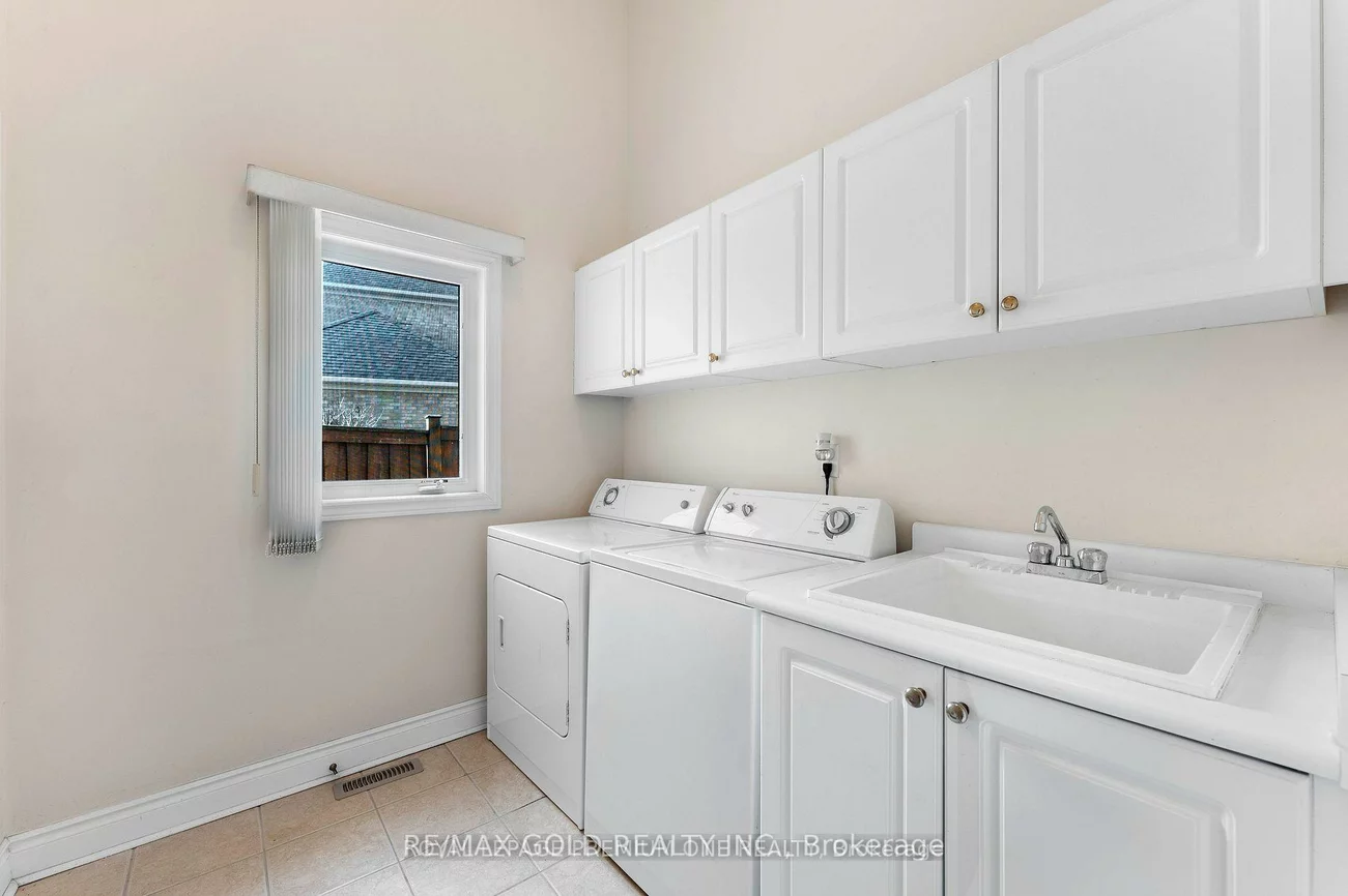 71, Louvain, Vales of Castlemore North, Brampton