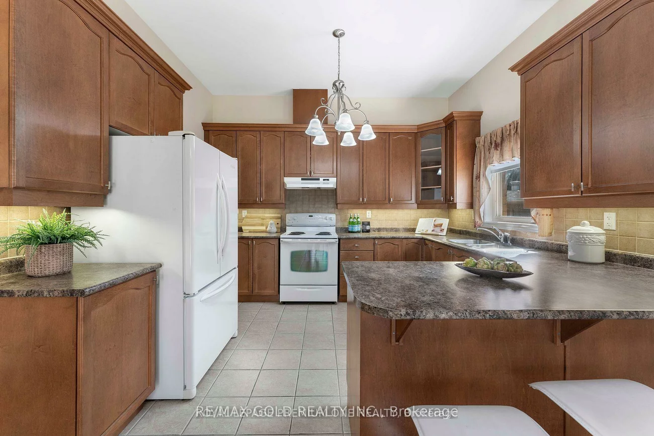 71, Louvain, Vales of Castlemore North, Brampton