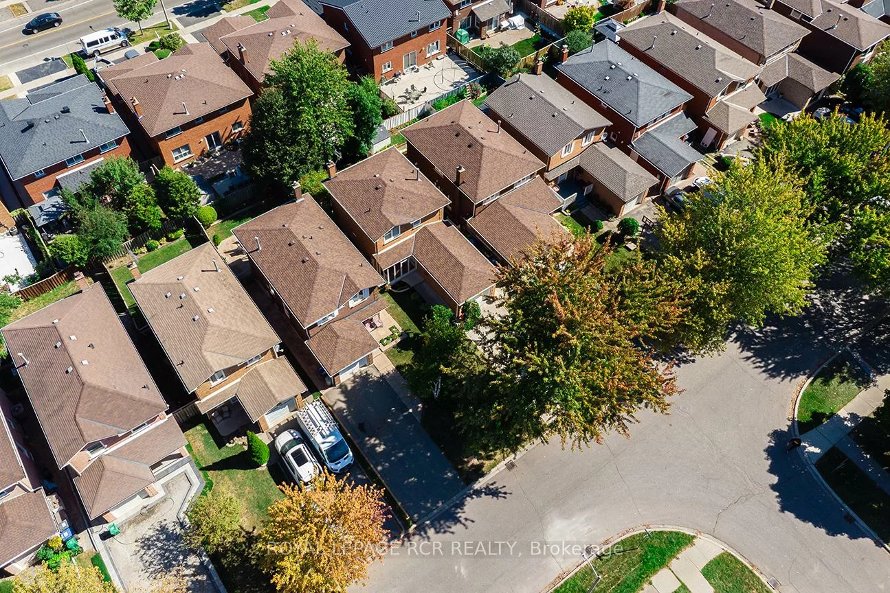 19, Shenstone, Heart Lake West, Brampton