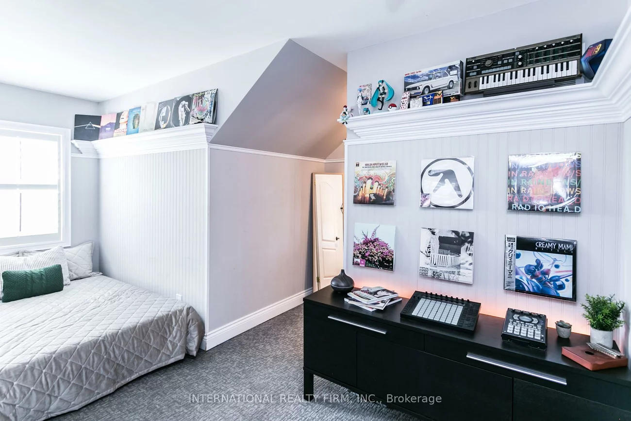 1231, Martins, Bram West, Brampton