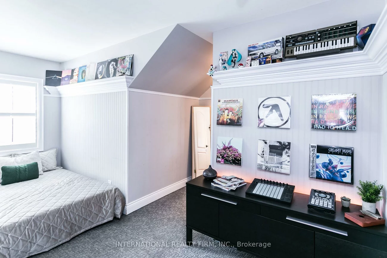 1231, Martins, Bram West, Brampton