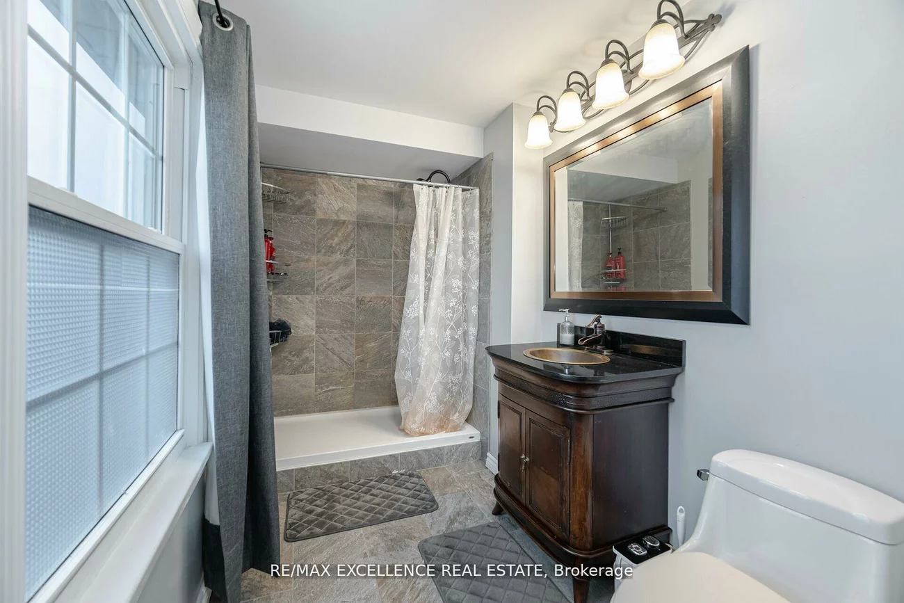 11, Crawley, Avondale, Brampton