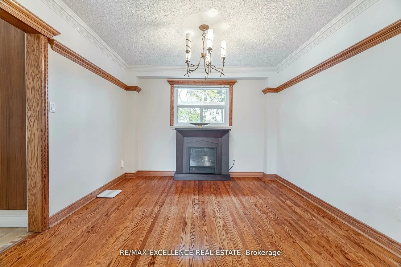 11, Crawley, Avondale, Brampton