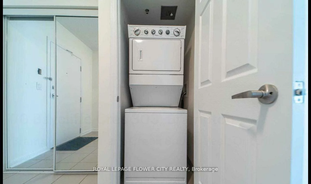 44, YOUNG GARDEN, Credit Valley, Brampton