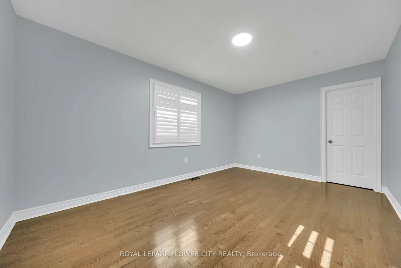 44, YOUNG GARDEN, Credit Valley, Brampton