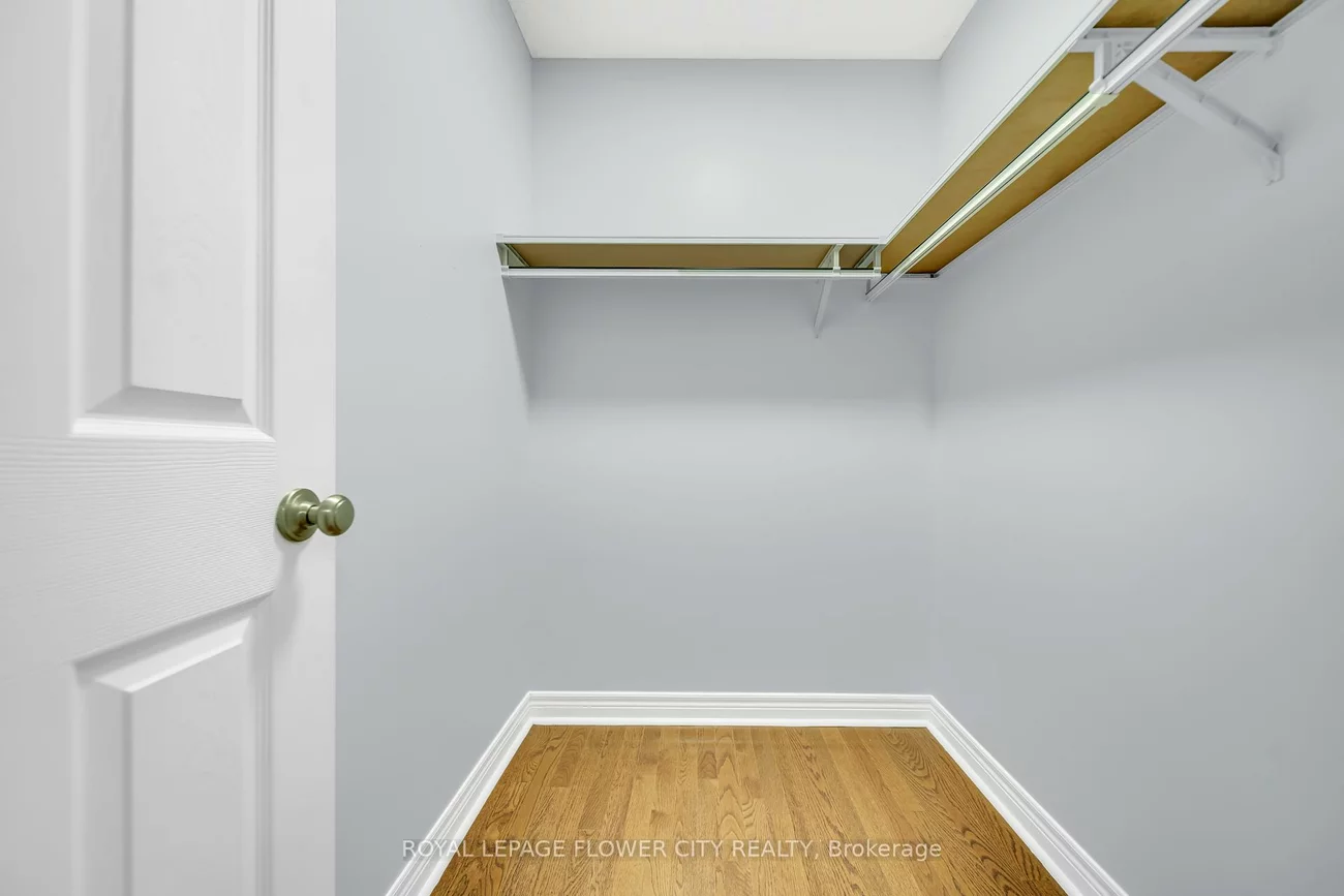 44, YOUNG GARDEN, Credit Valley, Brampton