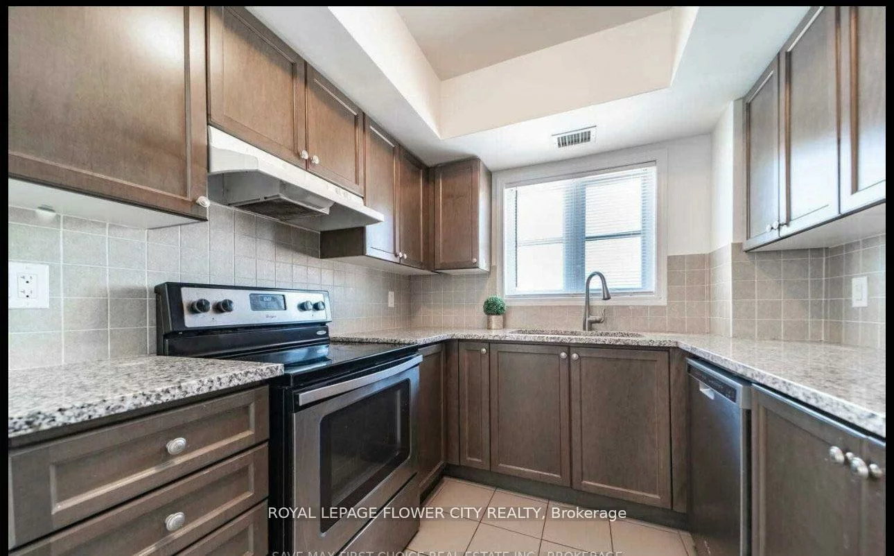 44, YOUNG GARDEN, Credit Valley, Brampton