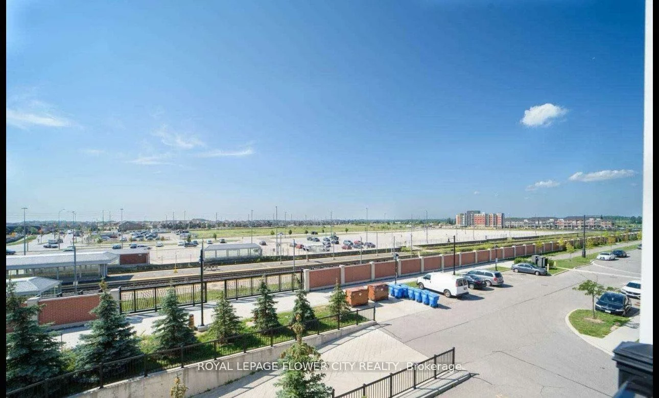 44, YOUNG GARDEN, Credit Valley, Brampton