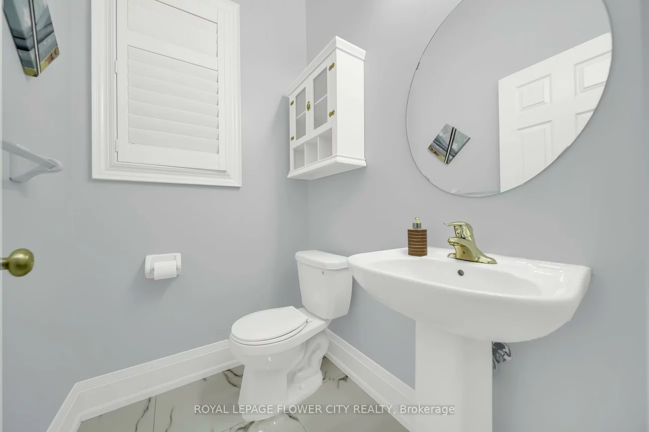 44, YOUNG GARDEN, Credit Valley, Brampton