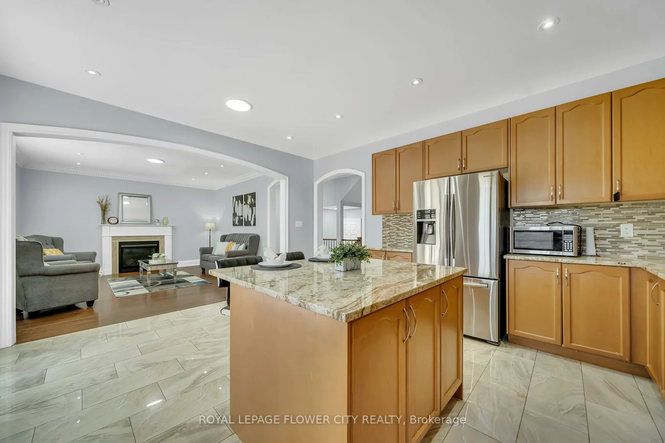 44, YOUNG GARDEN, Credit Valley, Brampton