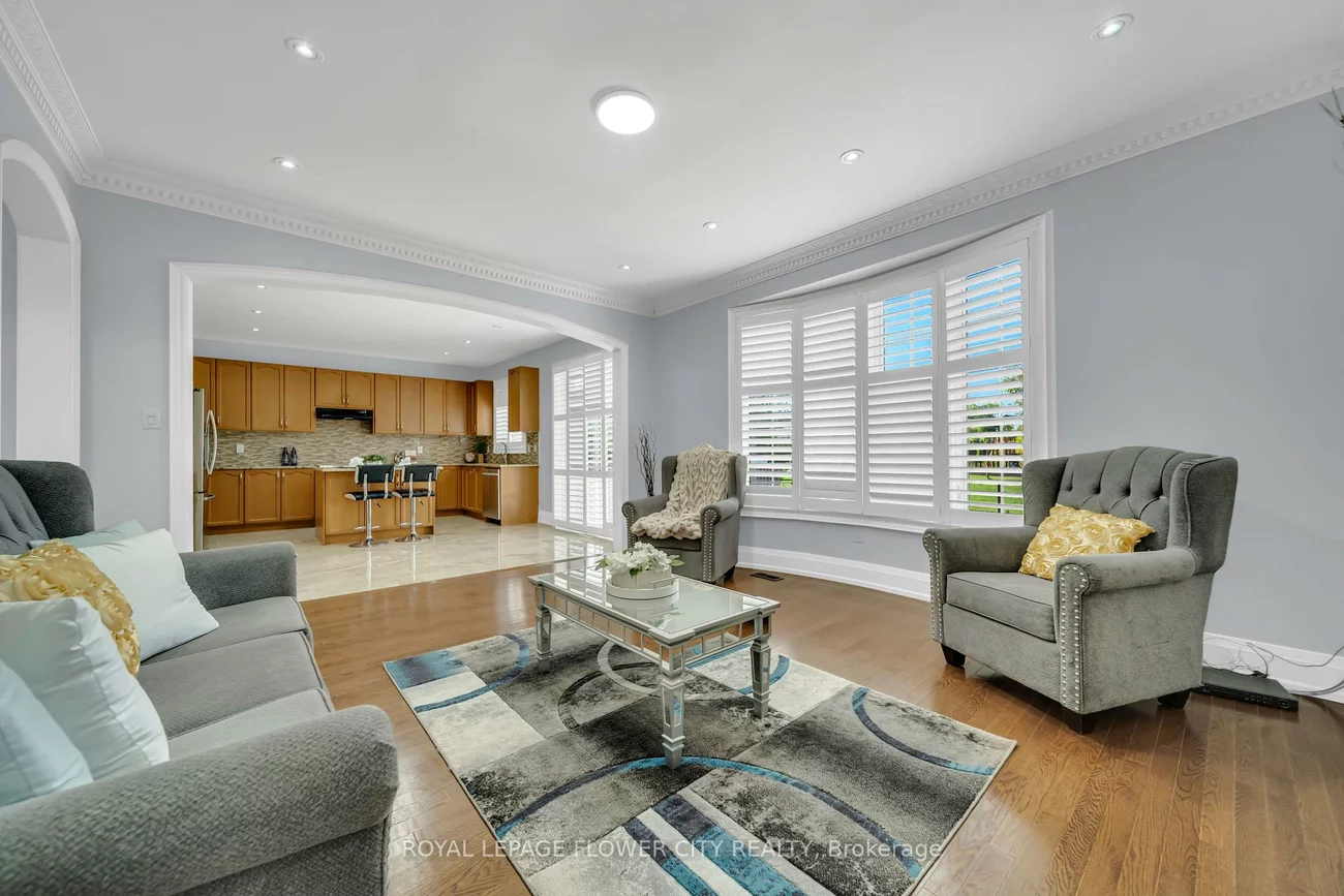 44, YOUNG GARDEN, Credit Valley, Brampton