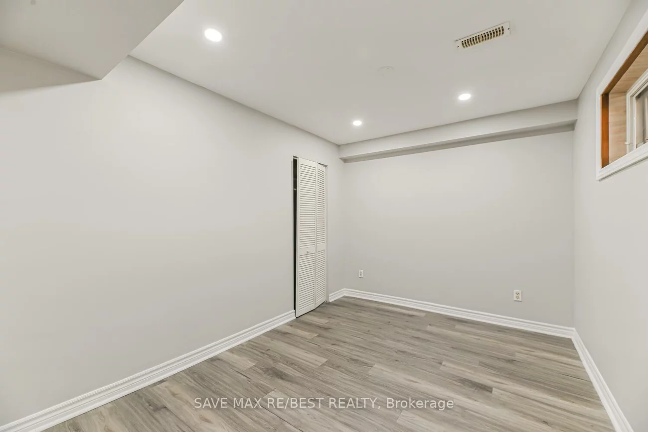 4, Petunias, Madoc, Brampton