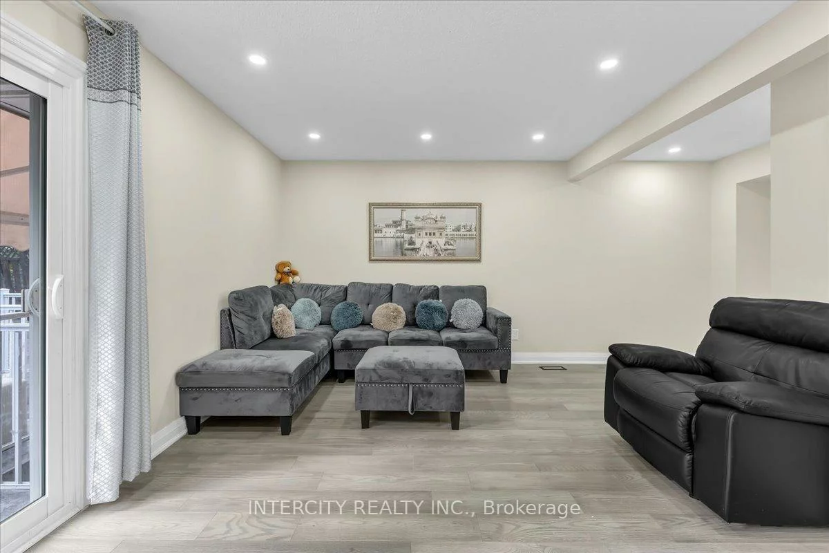 6, Hedley, Central Park, Brampton