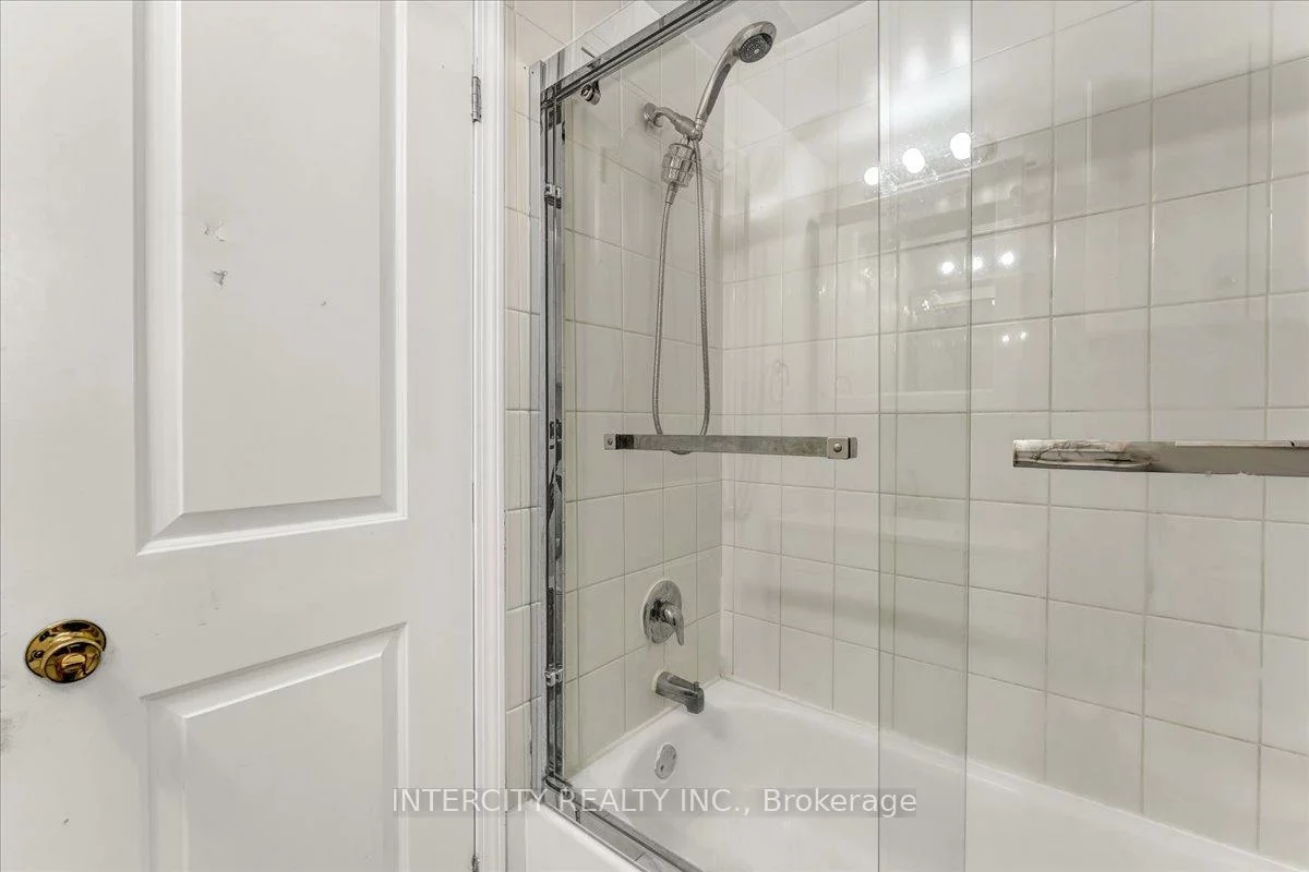 6, Hedley, Central Park, Brampton