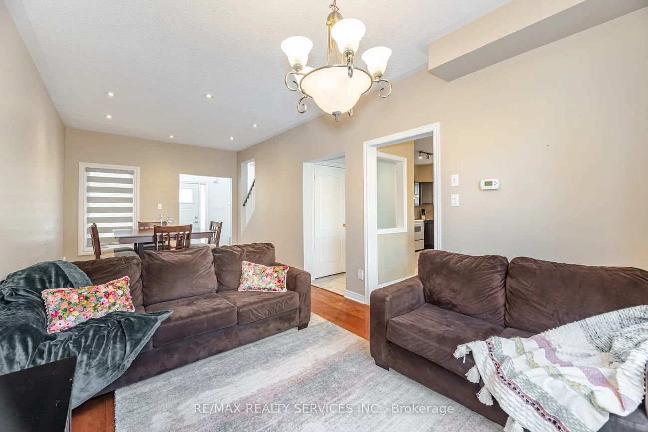 5, Melrose, Snelgrove, Brampton