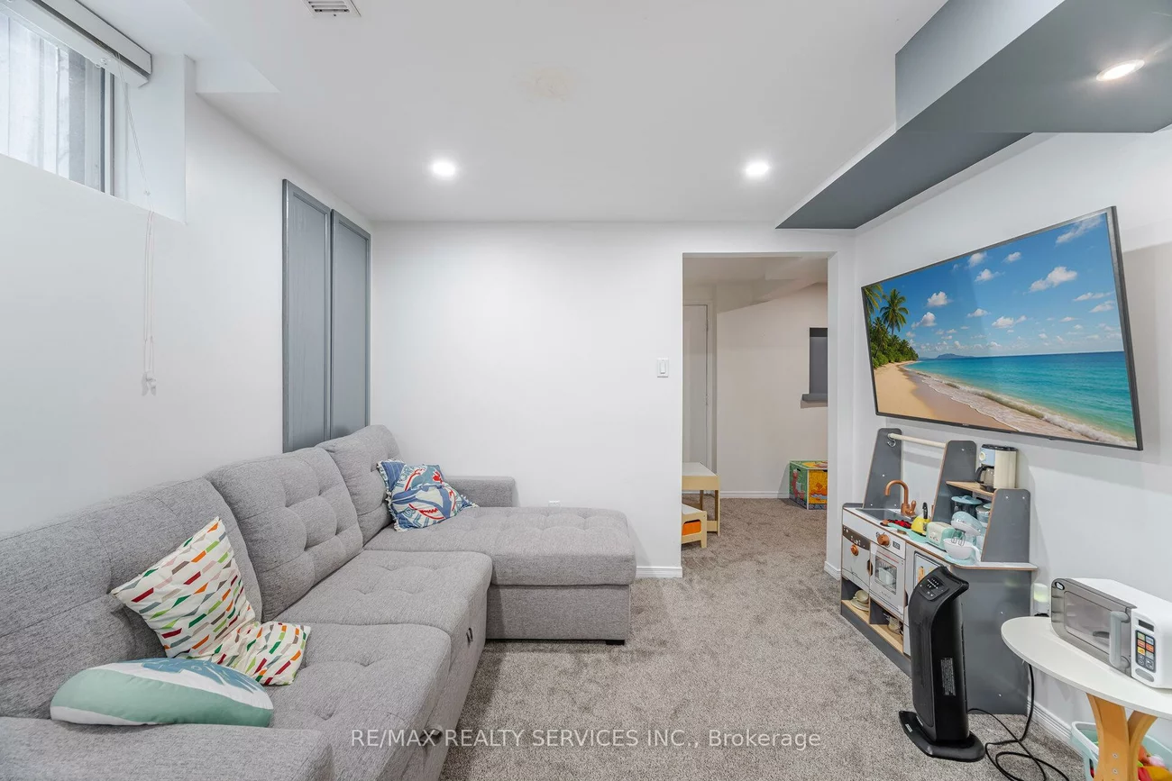 5, Melrose, Snelgrove, Brampton