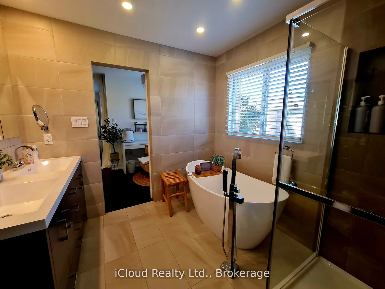 22, Fallgate, Credit Valley, Brampton