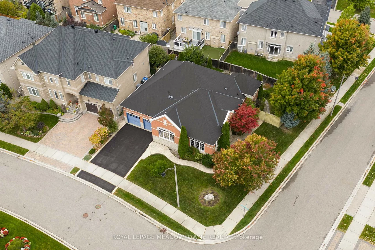 32, Nova Scotia, Bram West, Brampton