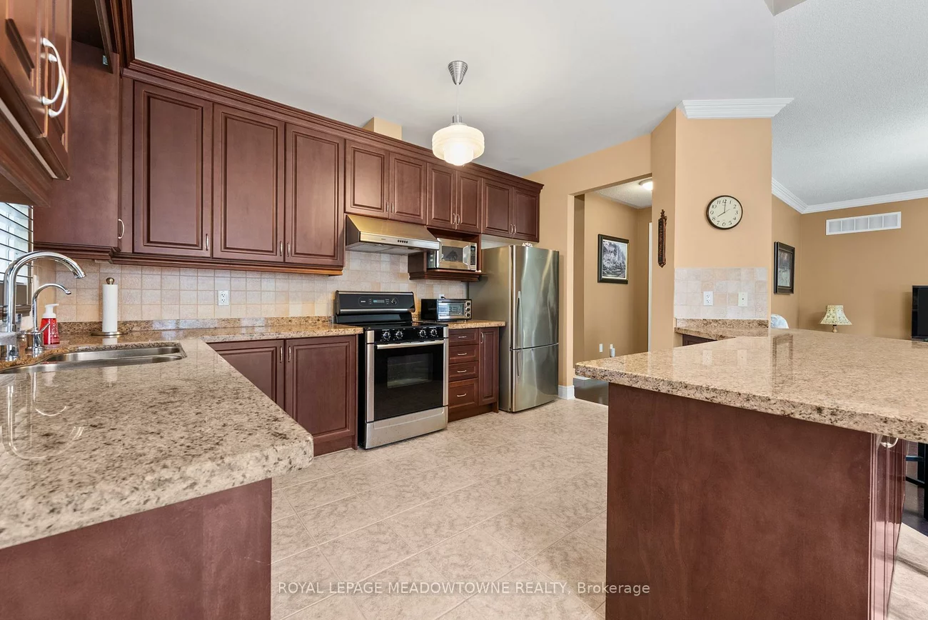 32, Nova Scotia, Bram West, Brampton