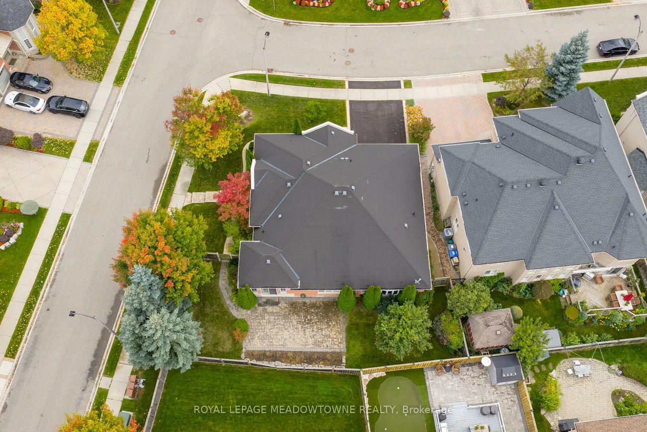32, Nova Scotia, Bram West, Brampton