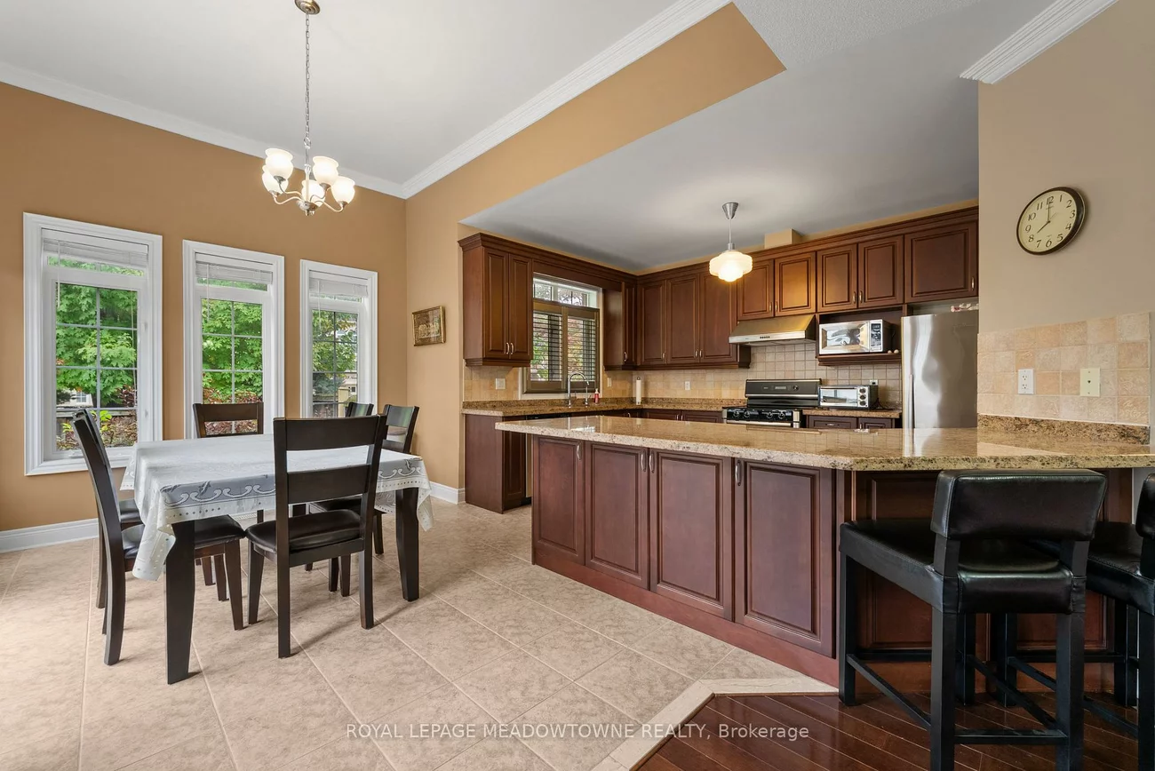 32, Nova Scotia, Bram West, Brampton