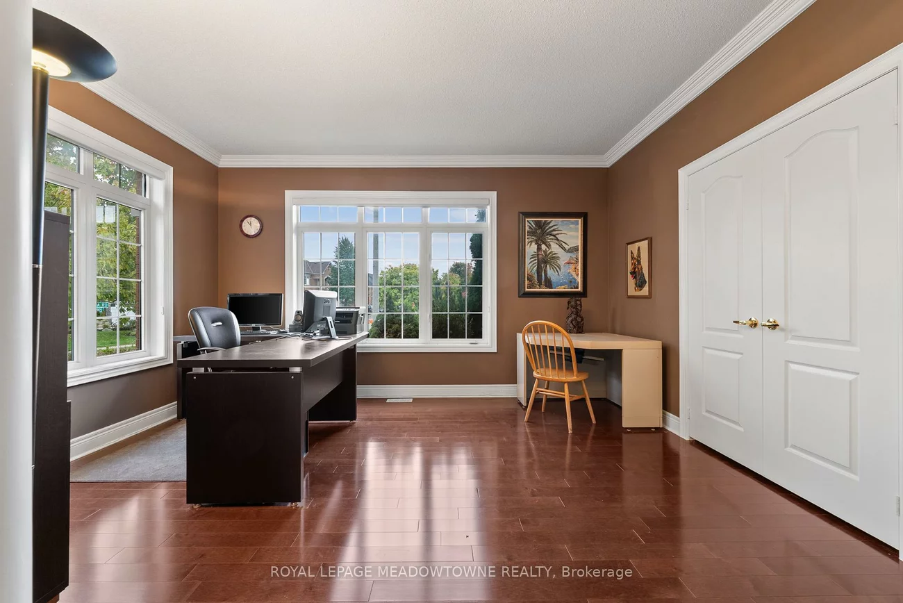 32, Nova Scotia, Bram West, Brampton