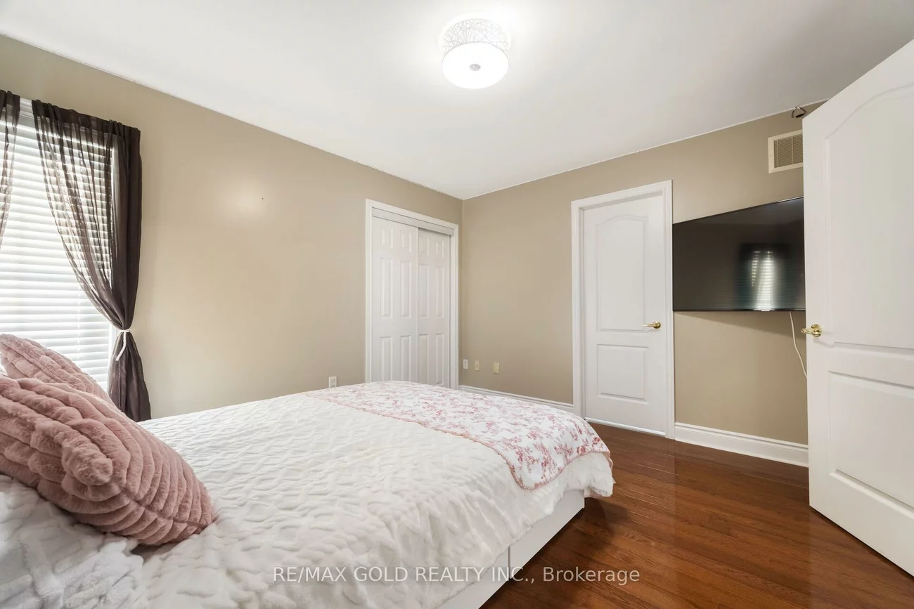 19, Eiffel, Vales of Castlemore North, Brampton