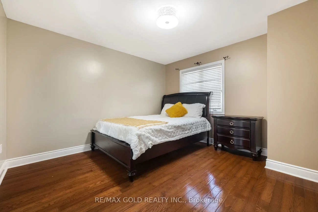 19, Eiffel, Vales of Castlemore North, Brampton