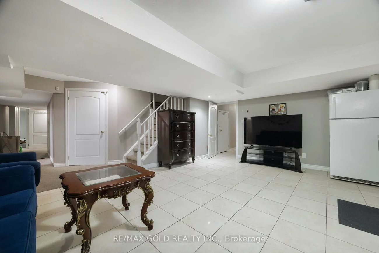 19, Eiffel, Vales of Castlemore North, Brampton
