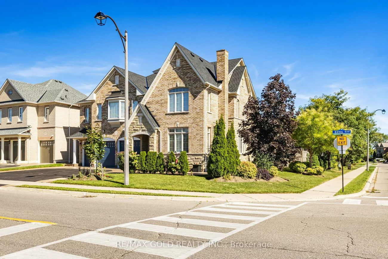 19, Eiffel, Vales of Castlemore North, Brampton
