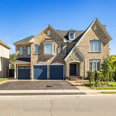 19, Eiffel, Vales of Castlemore North, Brampton