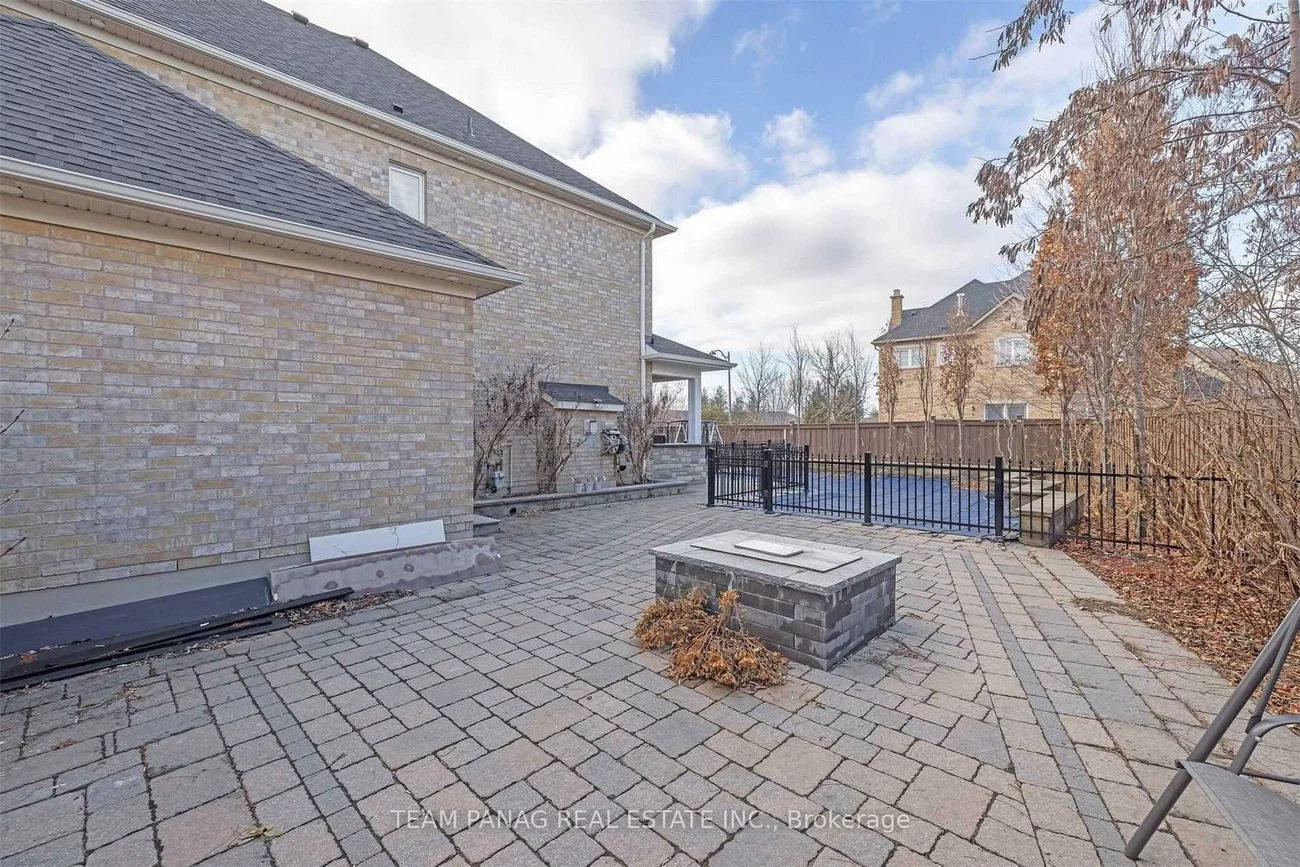73, Louvain, Vales of Castlemore North, Brampton