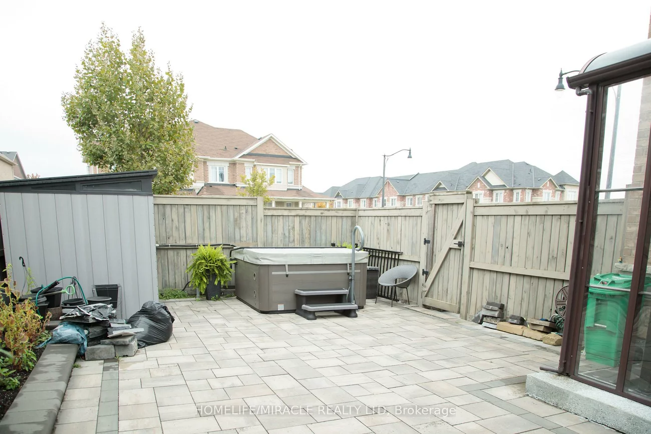 404, Queen Mary, Northwest Brampton, Brampton