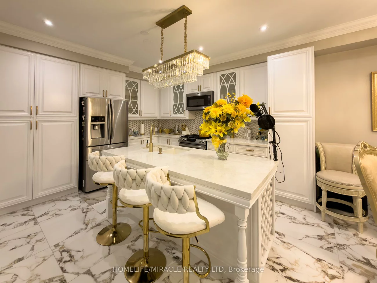 404, Queen Mary, Northwest Brampton, Brampton