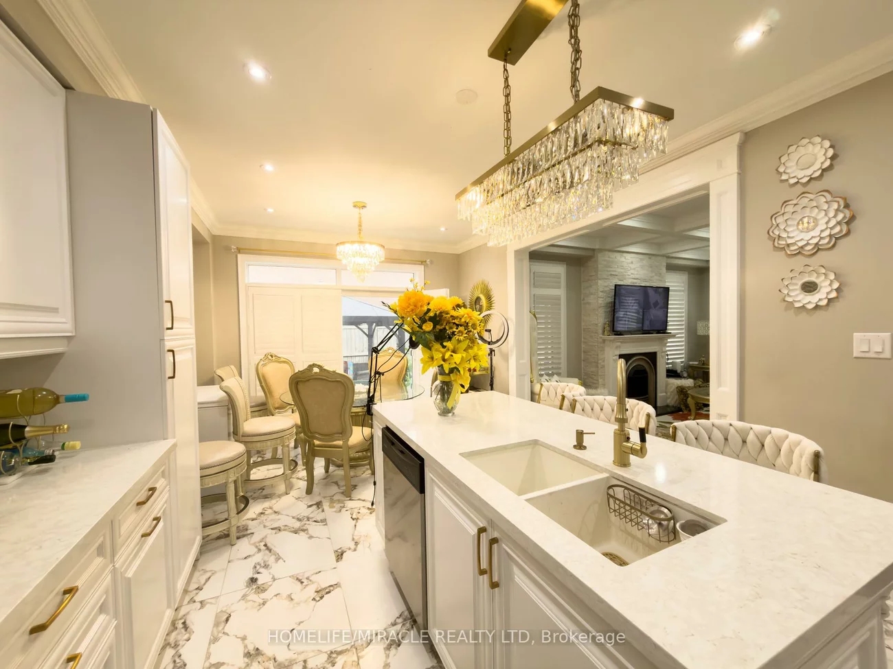 404, Queen Mary, Northwest Brampton, Brampton