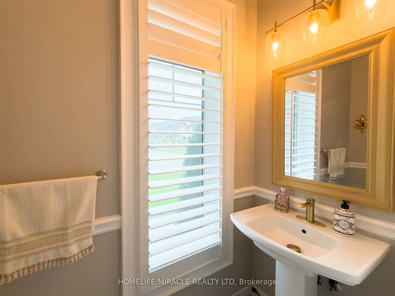 404, Queen Mary, Northwest Brampton, Brampton